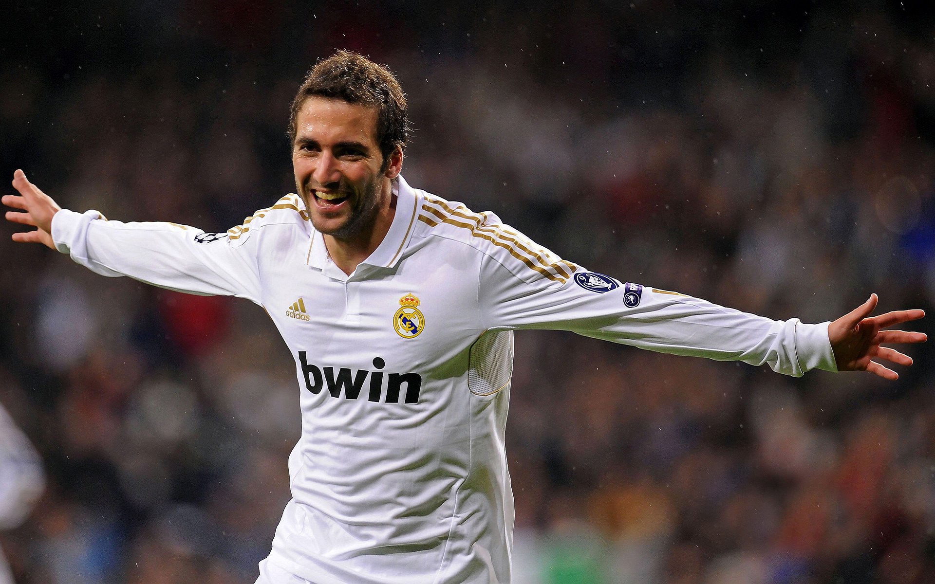 AYX官网-“亚戈·卡尔曼的精准传球与进攻视野，成就阿根廷美洲狮队的制胜法宝”